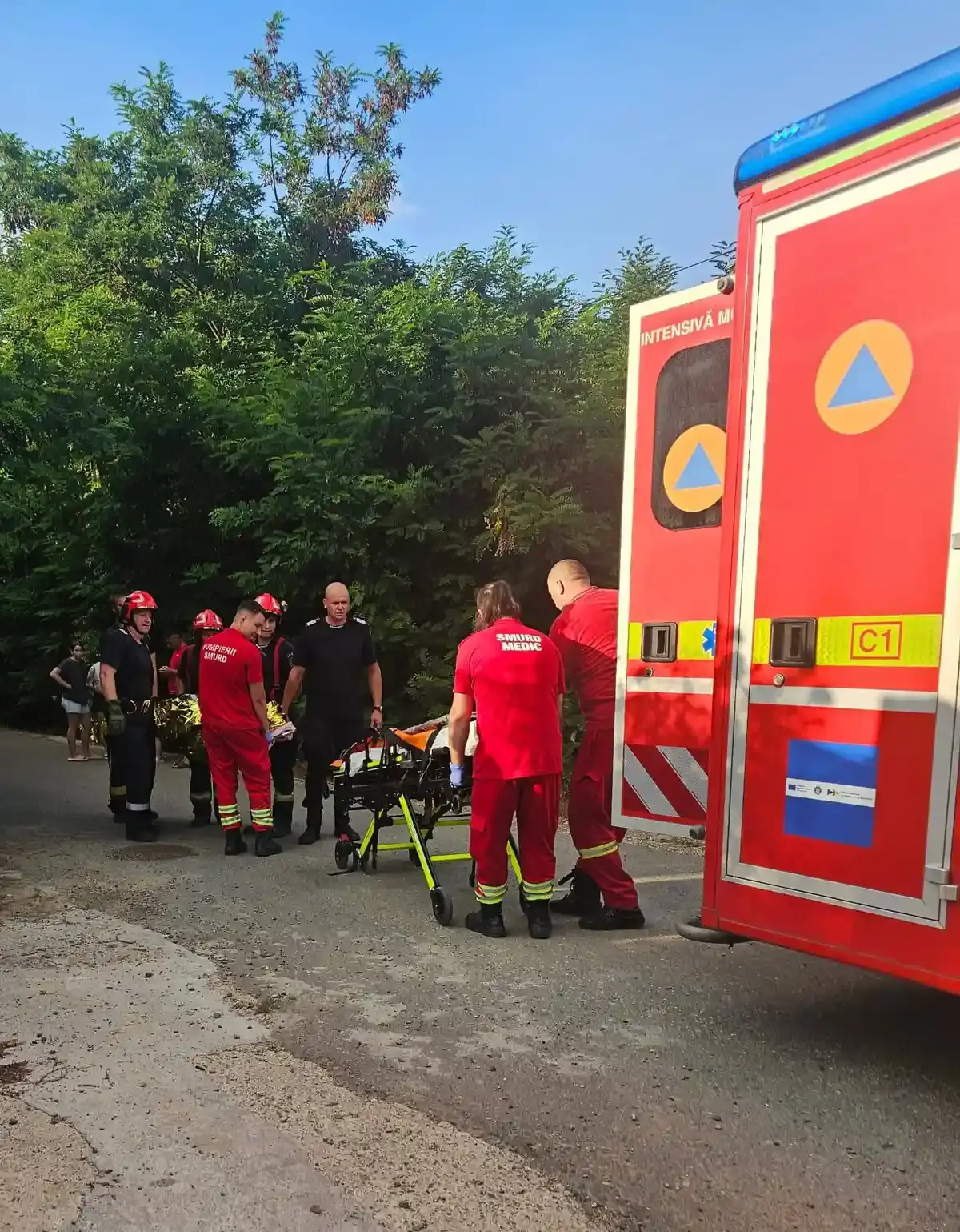 Accident violent în Sibiu: Șase bărbați răniți, unul în stare gravă
