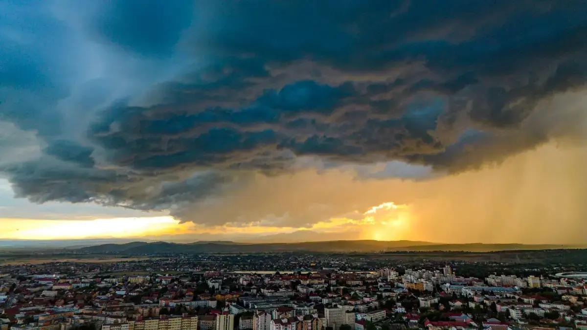 Bucureștiul, de la furtuni la caniculă: al patrulea val de căldură se apropie