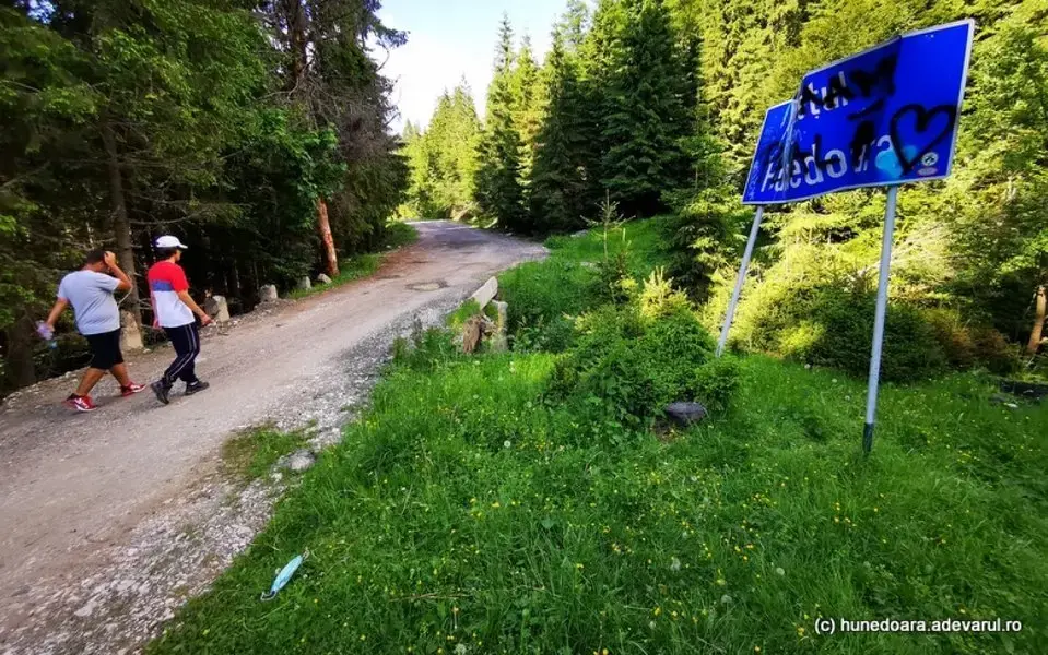 DN 66A: Drumul spectaculos din munți, blocat de două decenii