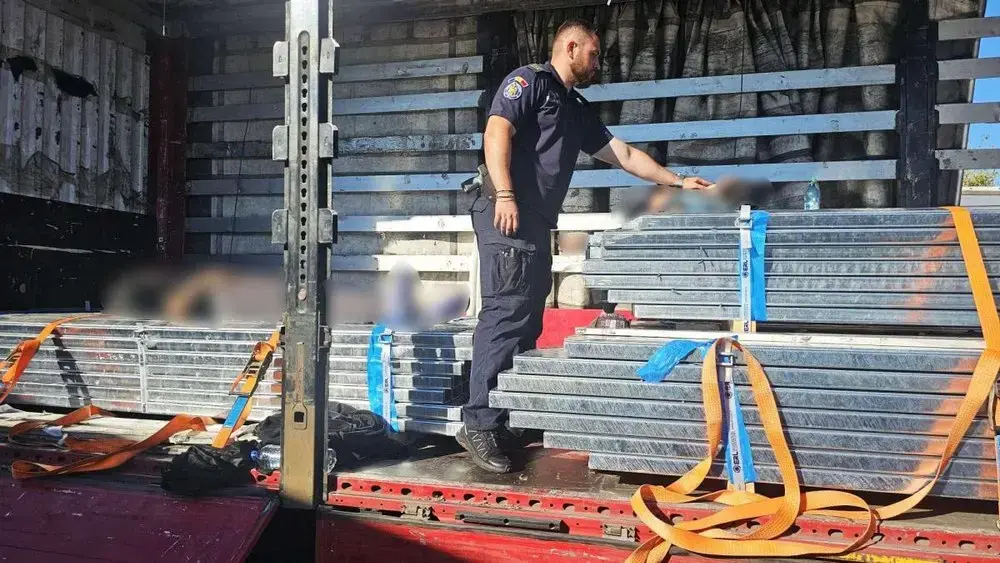 Doi marocani, găsiți inconștienți într-un TIR la Giurgiu: O poveste de migrație forțată