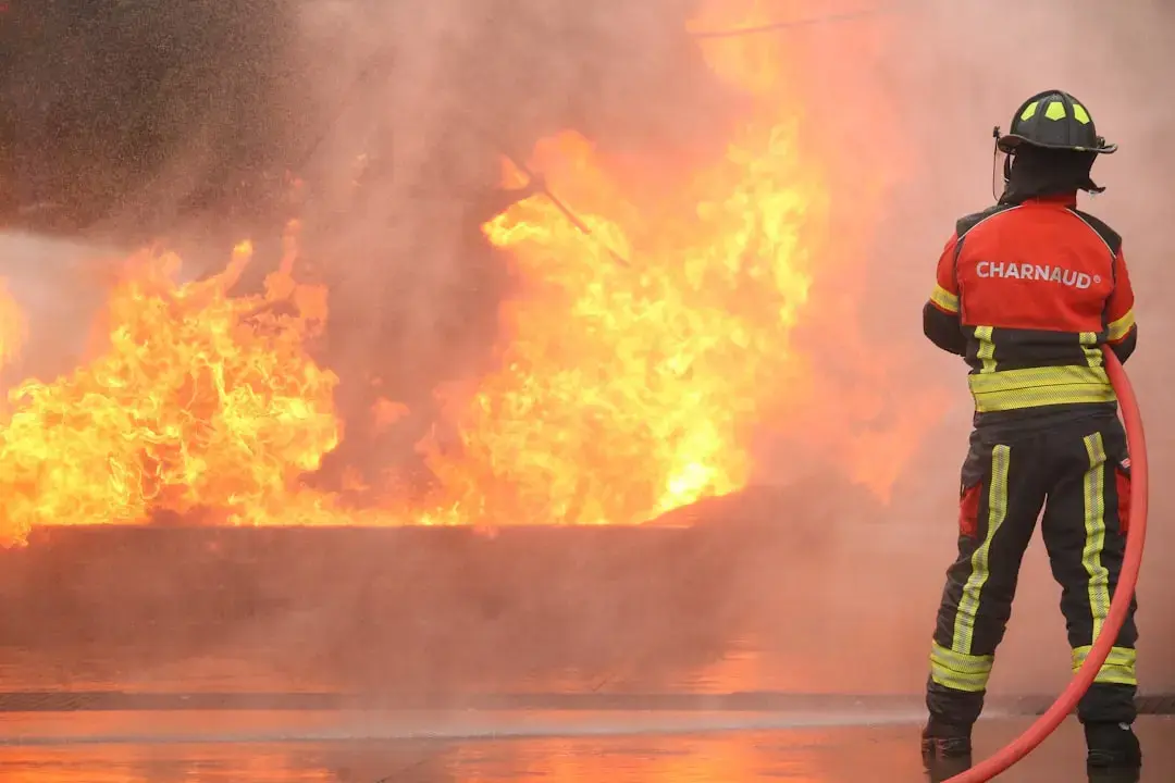 Haos pe șine: Incendiu și pană de curent blochează Magistrala 500