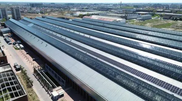 Sectorul 3: De la panouri solare pe școli și blocuri la parcul fotovoltaic de la Hala Laminor – o revoluție energetică