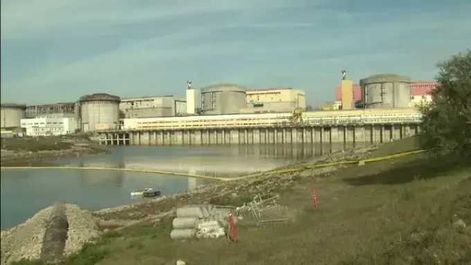 Un singur reactor funcționează din cauza Dunării scăzute