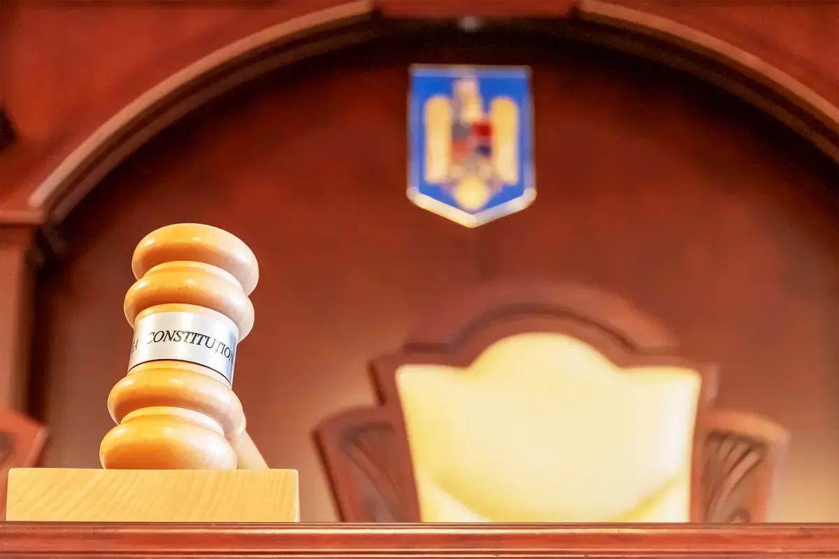 USR și PNL atacă la CCR noua lege a integrității. Susțin că „amendamentul Fritz” este neconstituțional