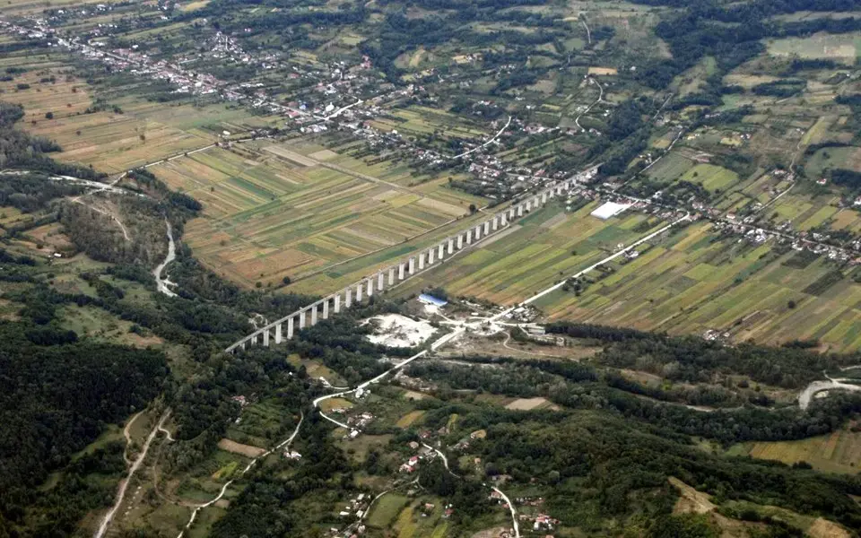 Viaductul Topolog, o construcție impresionantă ridicată într-un deceniu