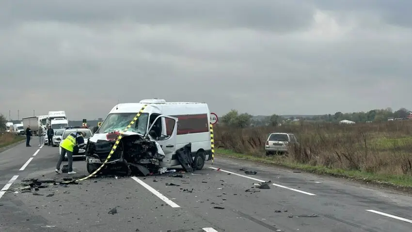 Accident în lanț lângă Iași: șase răniți, o cameră de bord a surprins impactul
