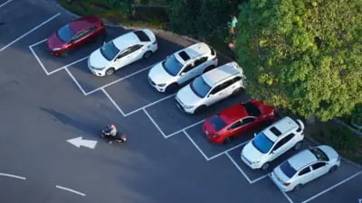 Bucureștiul a depășit 52.000 de locuri de parcare cu plată: tarife și opțiuni de achitare