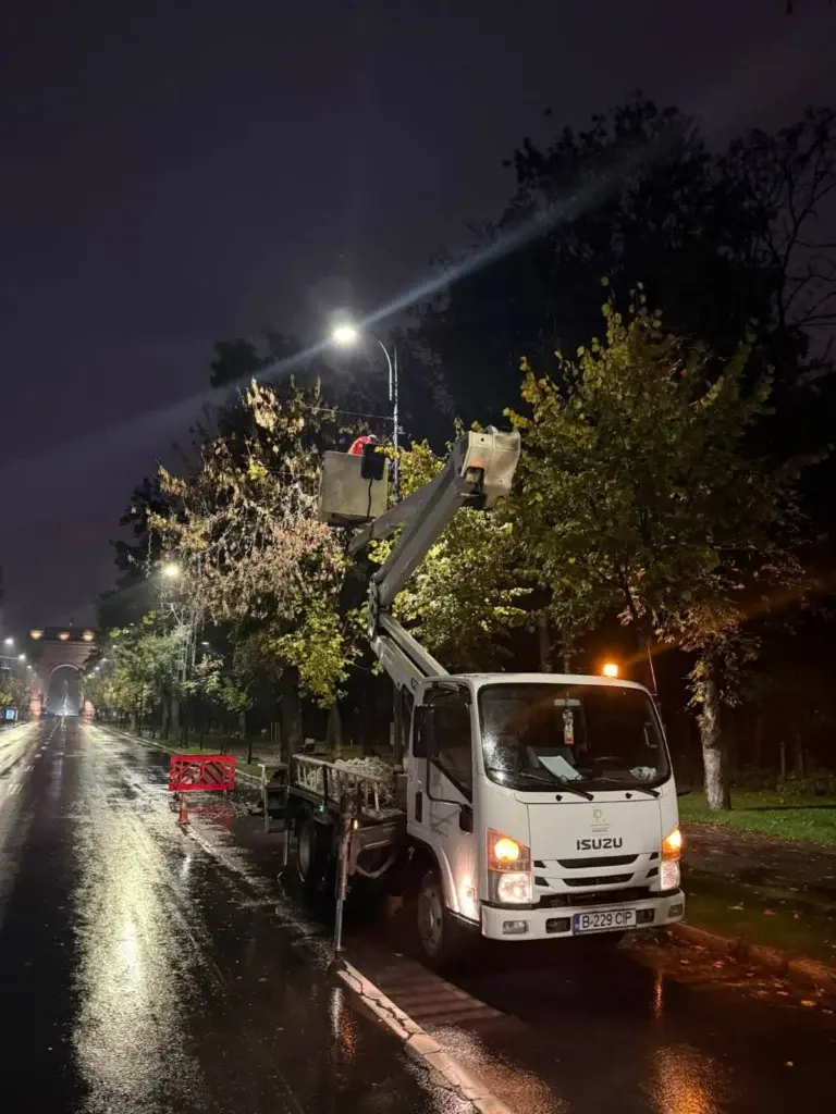 București se îmbracă în șase milioane de luminițe de Crăciun