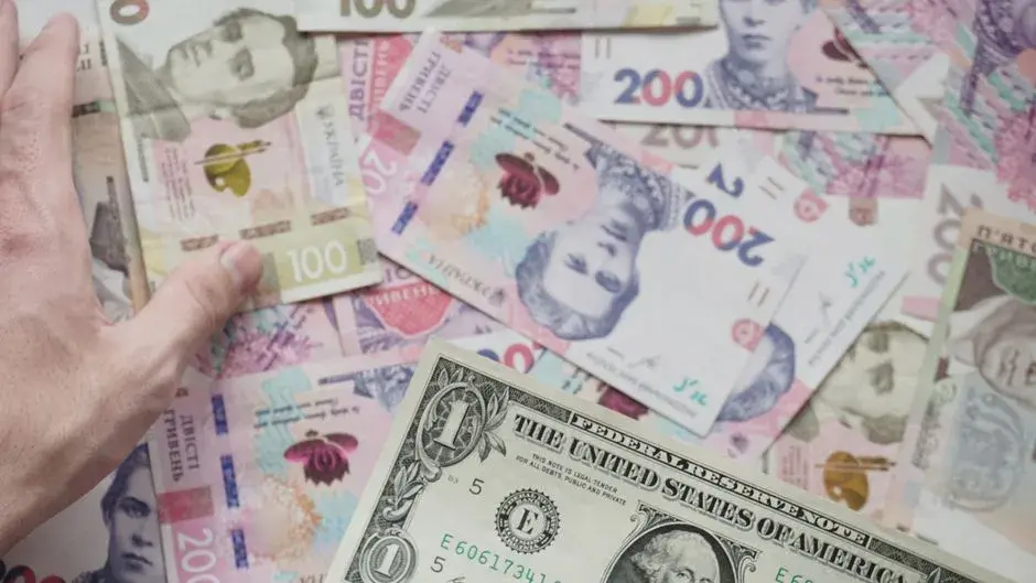 Euro și lira sterlină cresc, dolar scade: BNR publică evoluția cursului valutar pe 14 octombrie 2026