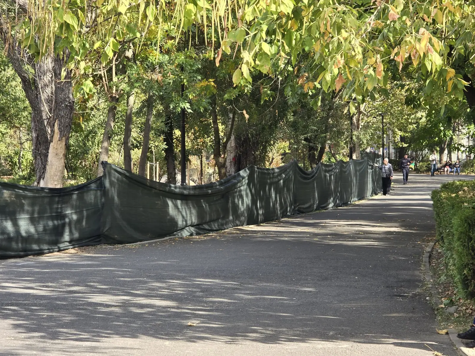 Parcul Plumbuita, sub asediu: promisiuni de 90 de milioane de lei și un șantier care bate pasul pe loc
