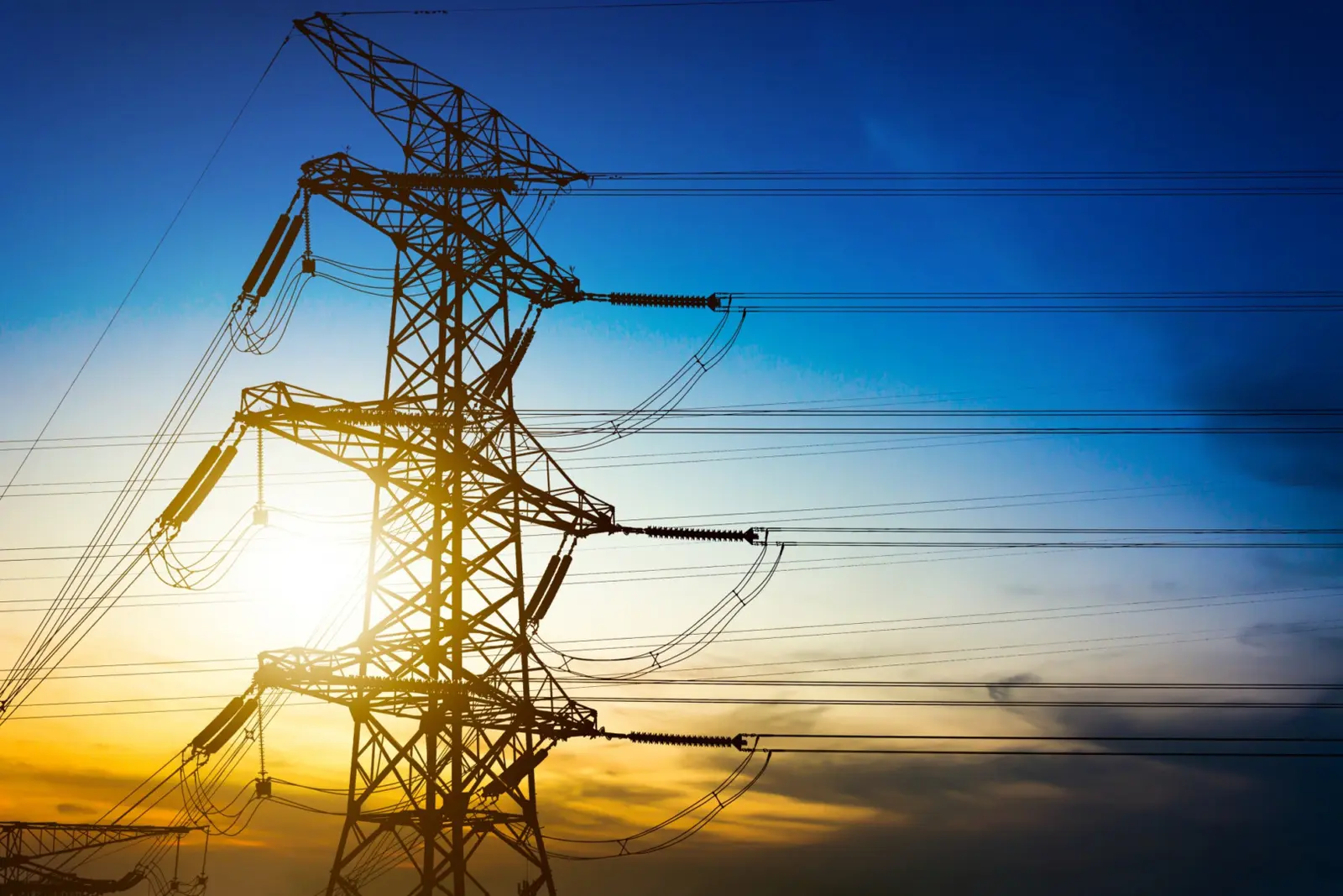 România a importat sâmbătă seară aproape 3.400 MW, mai mult decât a produs în țară