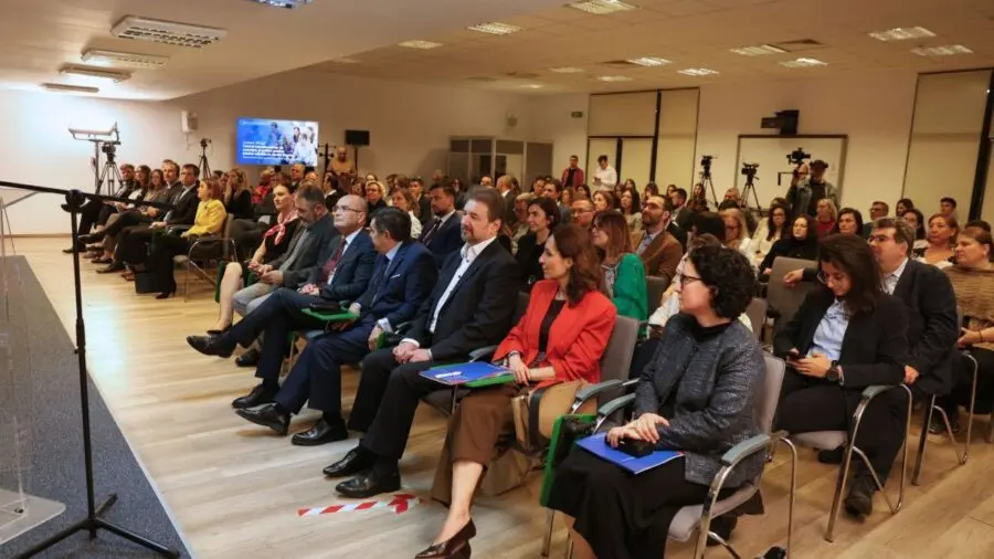 SNSPA deschide Centrul de cercetare și politici publice pentru adicțiile tinerilor