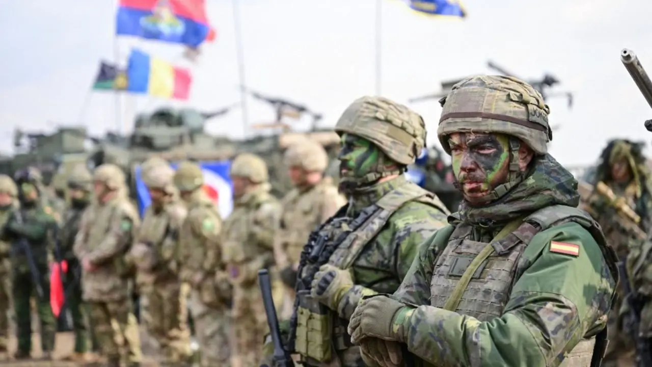 SUA își restructurează prezența militară în Europa și cere NATO mobilizare rapidă la est