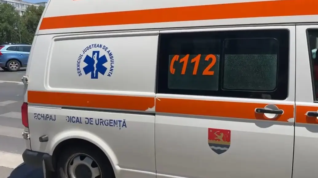 Tânăr de 16 ani rănit grav după ce s-a răsturnat cu motociclul în Dumbrăvița