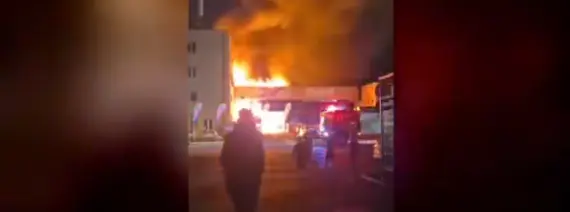 Trei străini acuzați de incendierea fabricii Carfil din Brașov