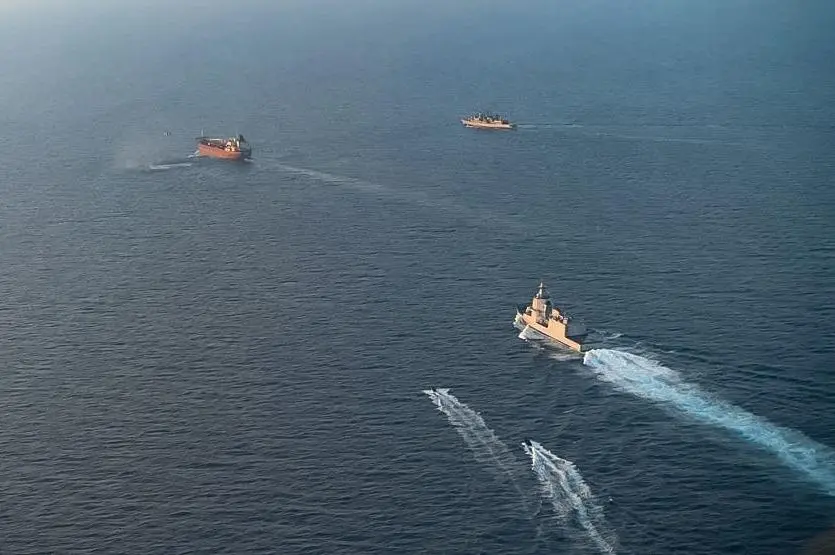 Trump ar putea relaxa sancțiunile asupra flotei fantomă care transportă petrolul Rusiei și Iranului