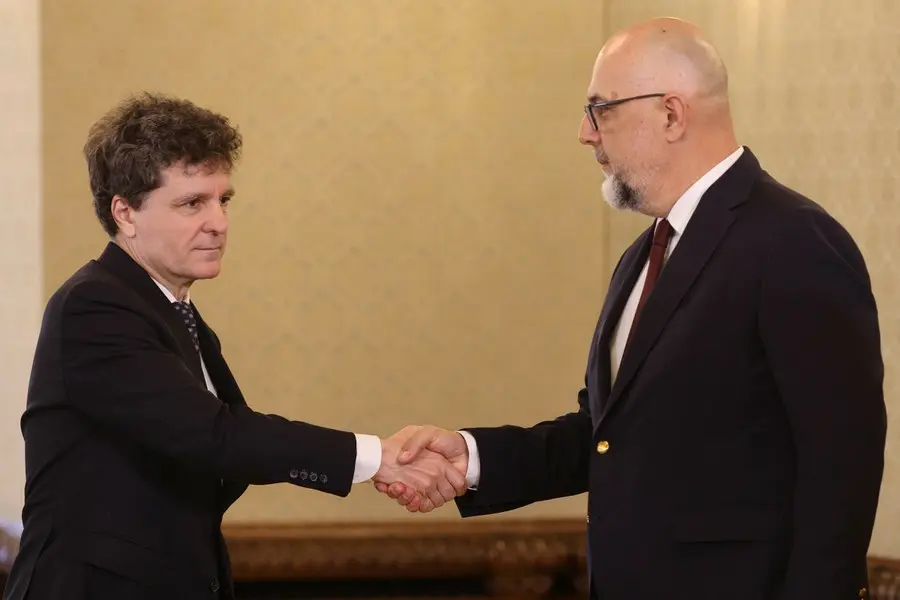 UDMR refuză să intre la guvernare, dar promite vot pentru instalarea Guvernului Niculescu